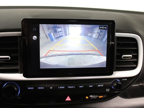 Used 2023 Hyundai Venue Limited FWD image 24