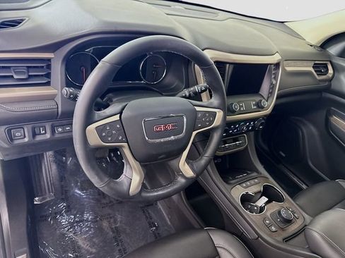 Used 2023 GMC Acadia Denali w/ Denali Ultimate Package image 9