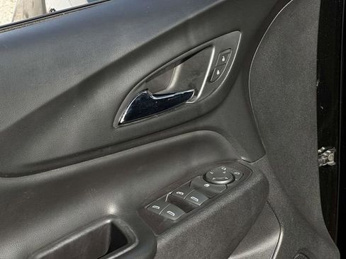 Used 2019 Chevrolet Equinox LT image 15