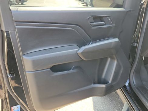 Used 2025 Chevrolet Colorado W/T RWD image 21