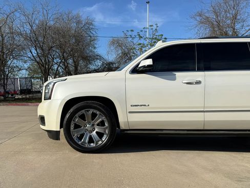 Used 2015 GMC Yukon XL Denali w/ Premium Package RWD image 18