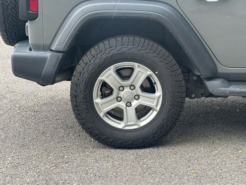 Used 2019 Jeep Wrangler Unlimited Sport S AWD/4WD image 25