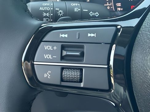 New 2026 Honda Pilot Touring image 21