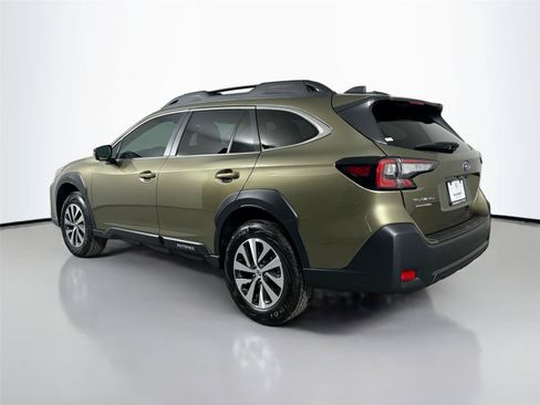 Used 2025 Subaru Outback Premium AWD/4WD image 7