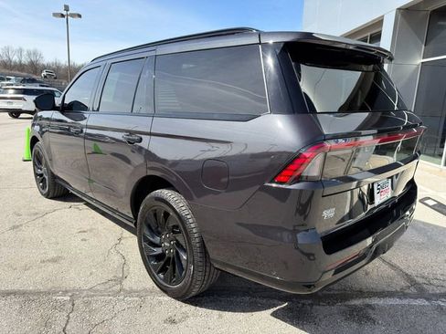 Used 2025 Lincoln Navigator Reserve w/ Jet Appearance Package image 5