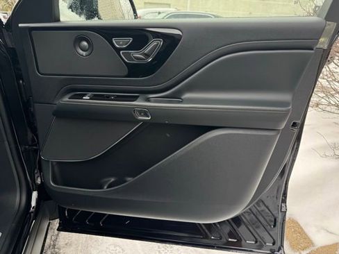 New 2026 Lincoln Aviator AWD image 15