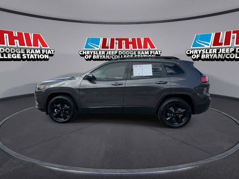 Used 2021 Jeep Cherokee Latitude Plus w/ Sun & Sound Group AWD/4WD image 5