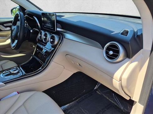 Used 2019 Mercedes-Benz GLC 300 image 21