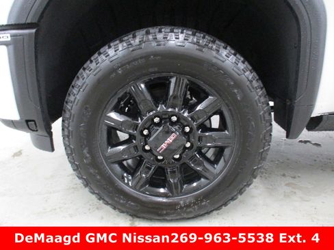 New 2025 GMC Sierra 2500 AT4 w/ Technology Package image 12