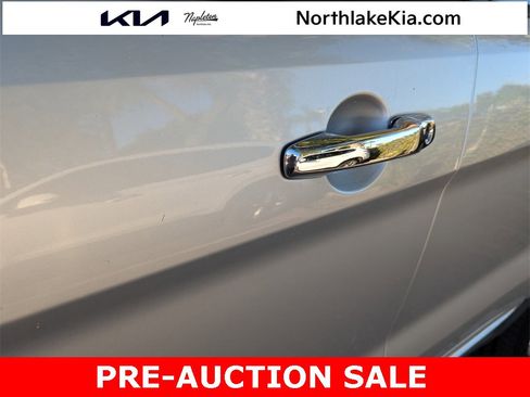 Used 2014 Ford Explorer XLT w/ Equipment Group 202A image 8