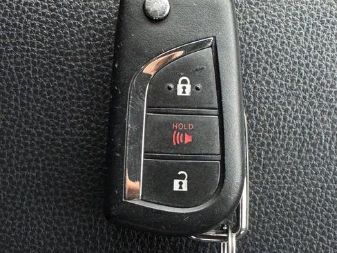 Used 2025 Toyota RAV4 LE image 31