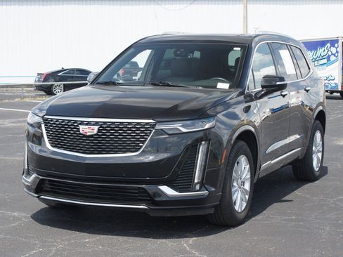 Used 2024 Cadillac XT6 Luxury w/ LPO, Floor Liner Package AWD/4WD image 2
