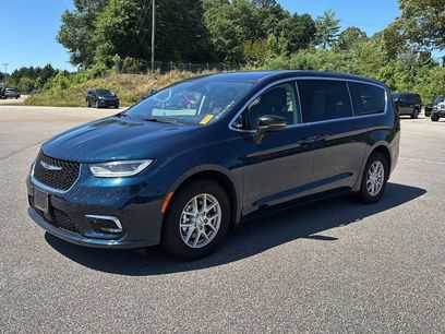 Used 2024 Chrysler Pacifica Touring-L