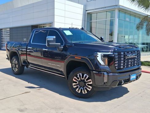 Used 2025 GMC Sierra 2500 Denali Ultimate AWD/4WD image 1