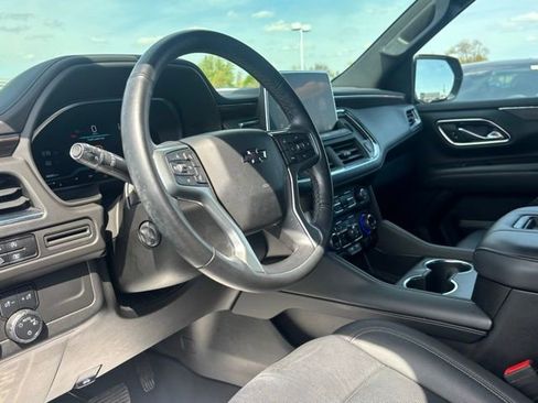 Used 2023 Chevrolet Suburban Z71 w/ Luxury Package AWD/4WD image 13