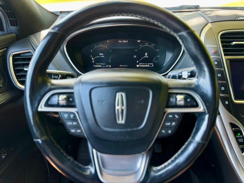 Used 2019 Lincoln Nautilus Reserve AWD/4WD image 23
