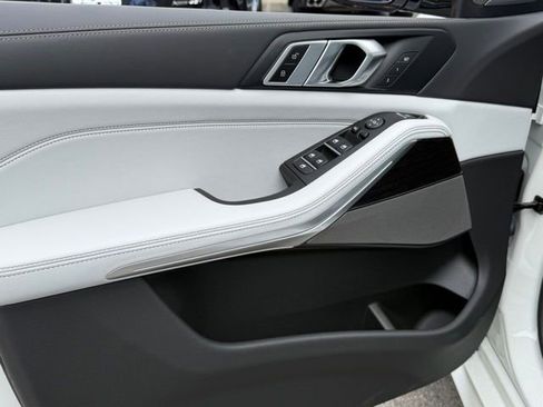 New 2026 BMW X5 sDrive40i w/ M Sport Package image 15