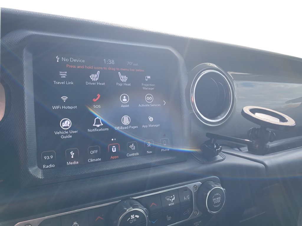 Used 2019 Jeep Wrangler Unlimited Sahara w/ Advanced Safety Group AWD/4WD image 18