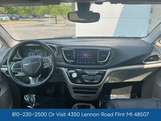 Used 2017 Chrysler Pacifica Touring-L FWD video 2