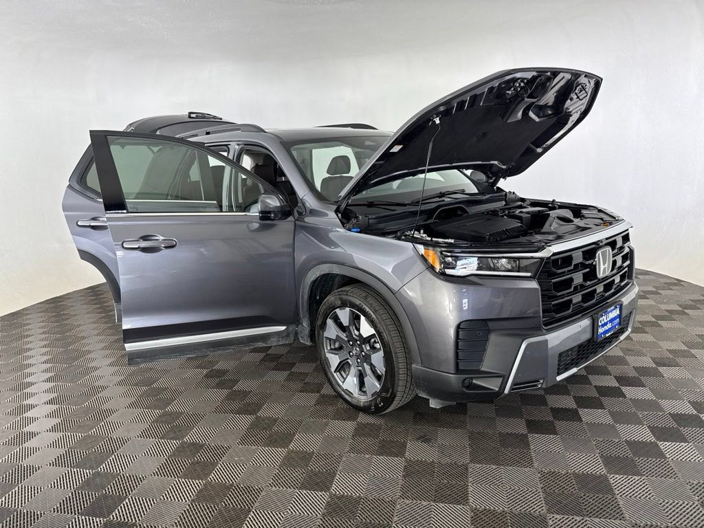 Certified 2026 Honda Pilot Touring image 13