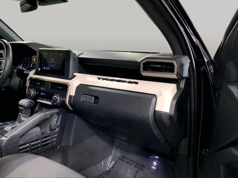 Used 2024 Toyota Tacoma TRD Off-Road AWD/4WD image 19