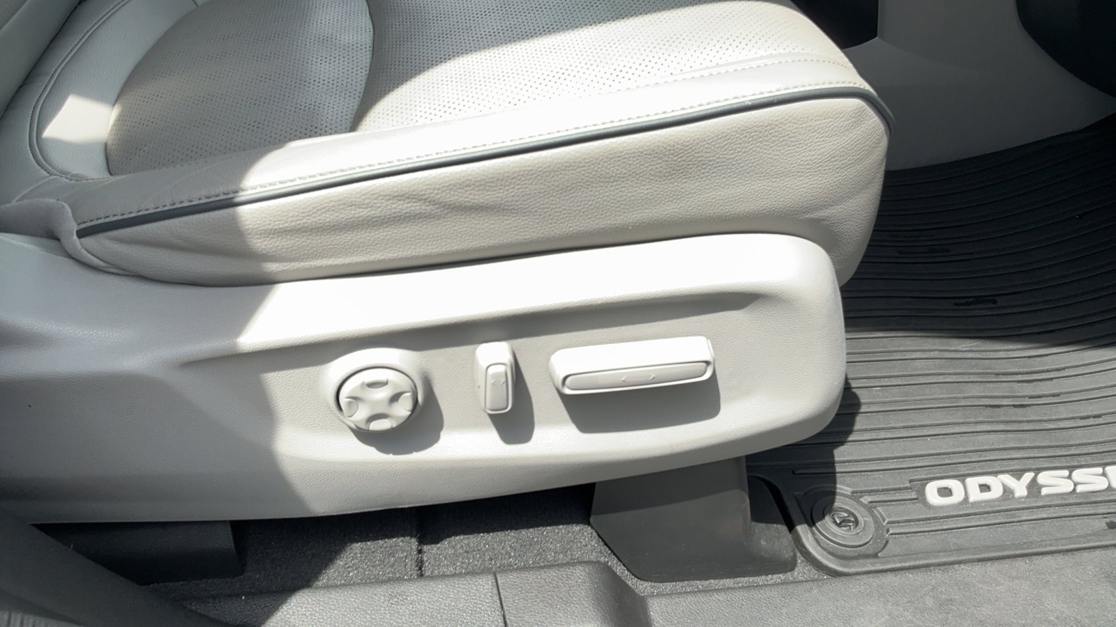 Used 2023 Honda Odyssey Elite image 54