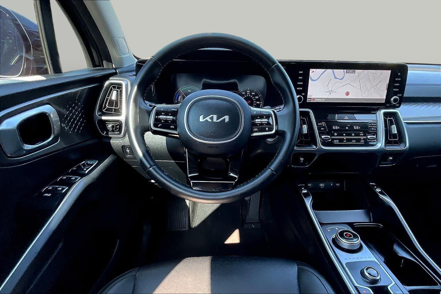 Used 2022 Kia Sorento EX w/ Panoramic Sunroof Package FWD image 6