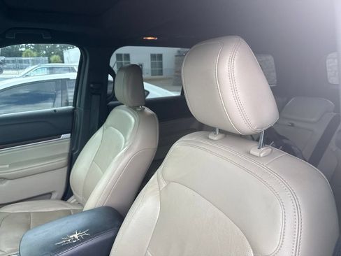 Used 2018 Ford Explorer Limited FWD image 7