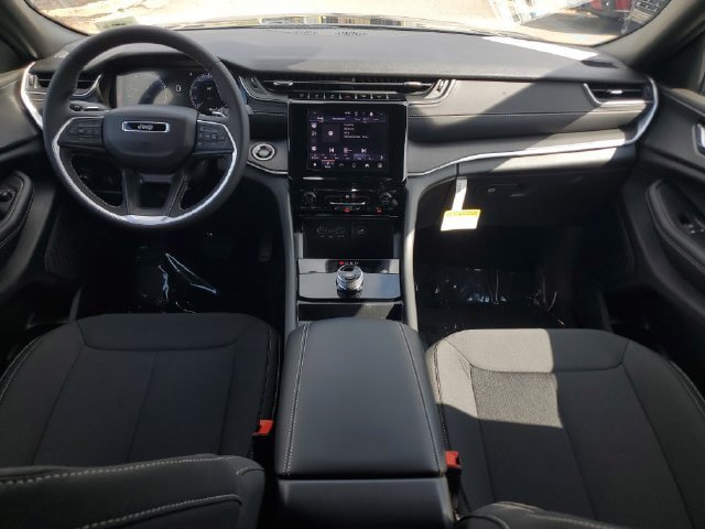 New 2026 Jeep Grand Cherokee Laredo AWD/4WD image 16