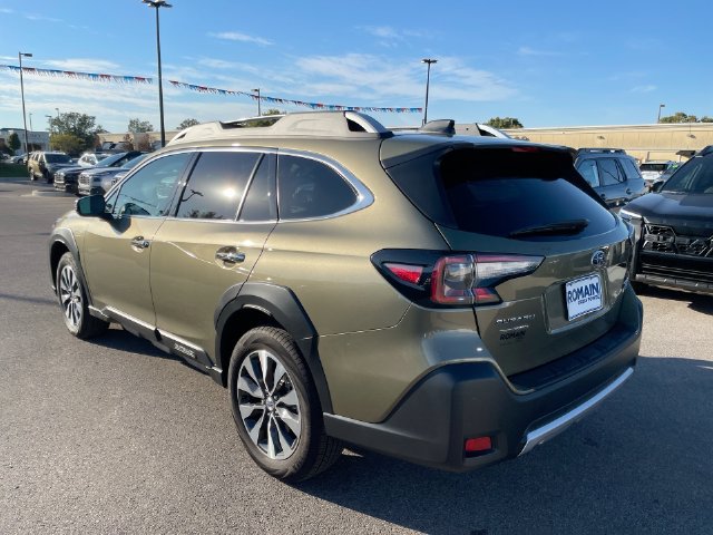 Certified 2025 Subaru Outback Touring XT AWD/4WD image 3