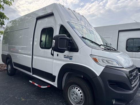 Used 2024 RAM ProMaster 3500 w/ Delivery Van Package image 2