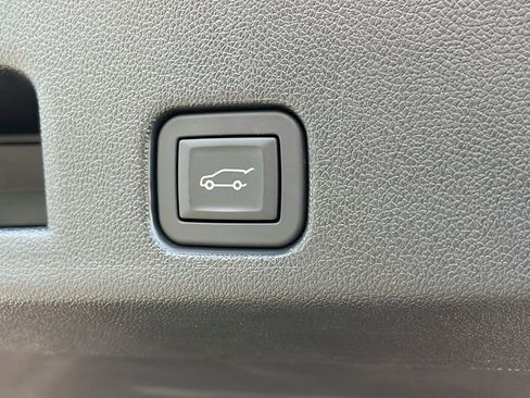 Used 2025 Buick Enclave Sport Touring w/ Power Package image 28