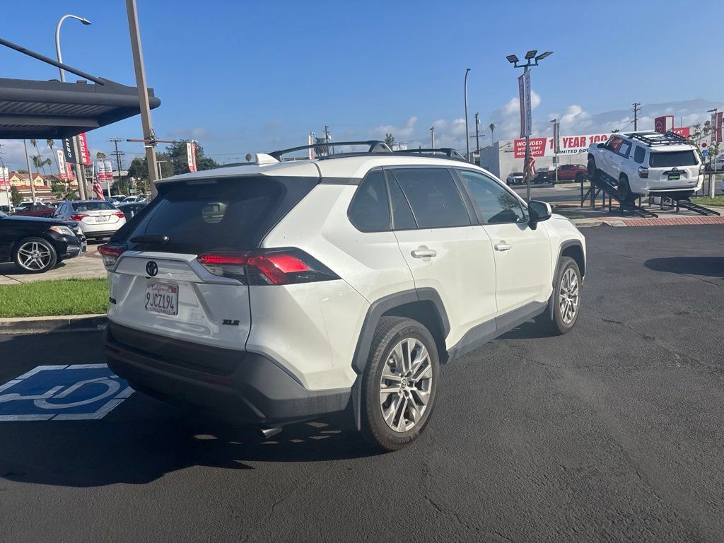 Used 2023 Toyota RAV4 XLE Premium FWD image 4