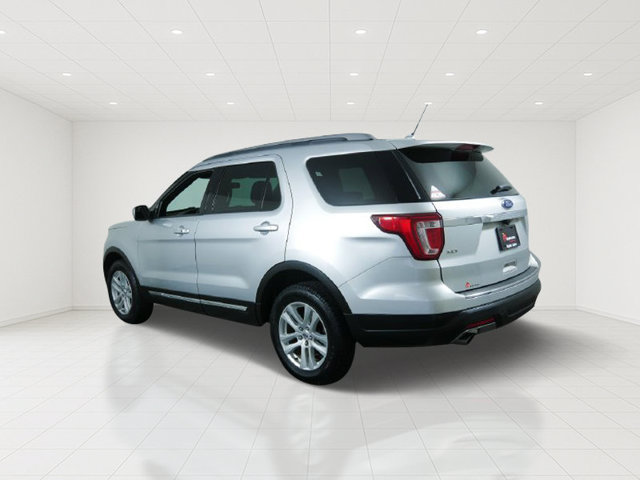 Certified 2018 Ford Explorer XLT w/ Equipment Group 202A AWD/4WD image 7