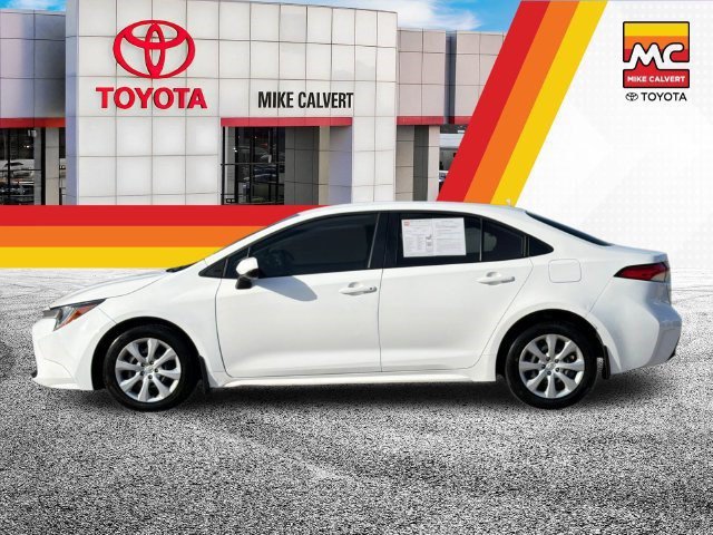 Used 2026 Toyota Corolla LE FWD image 2