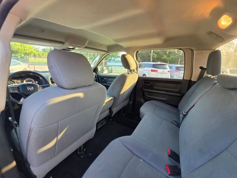 Used 2018 RAM 1500 Express w/ Express Value Package RWD image 4