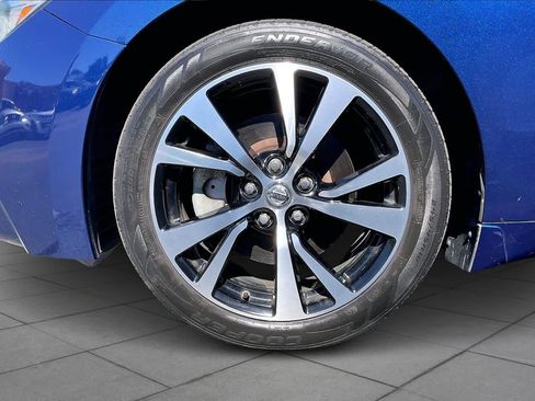 Used 2018 Nissan Maxima 3.5 SV image 10