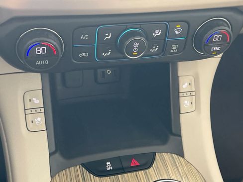Used 2019 GMC Acadia Denali w/ GMC Pro Grade Package AWD/4WD image 19