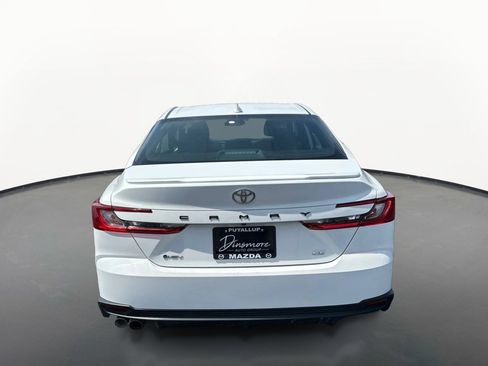 Used 2025 Toyota Camry SE FWD image 4