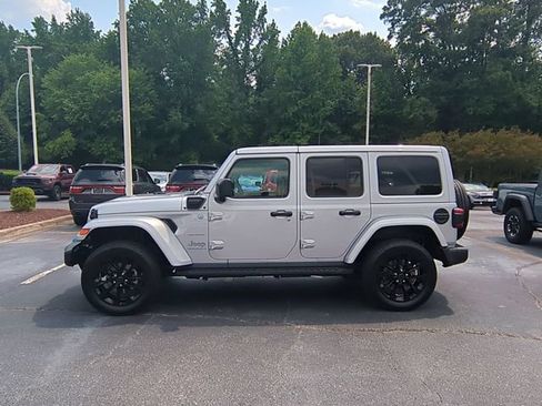 Used 2024 Jeep Wrangler Unlimited Sahara w/ Dual Top Group AWD/4WD image 2