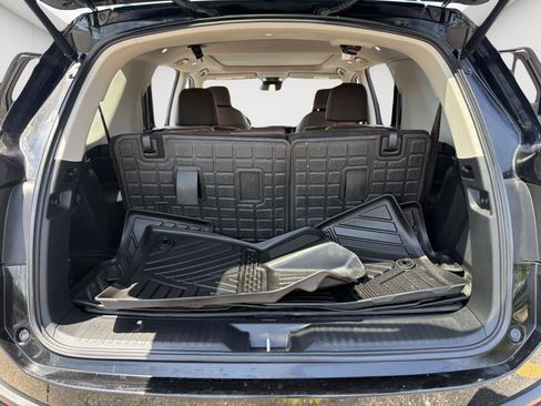 Used 2025 Honda Pilot Elite image 13