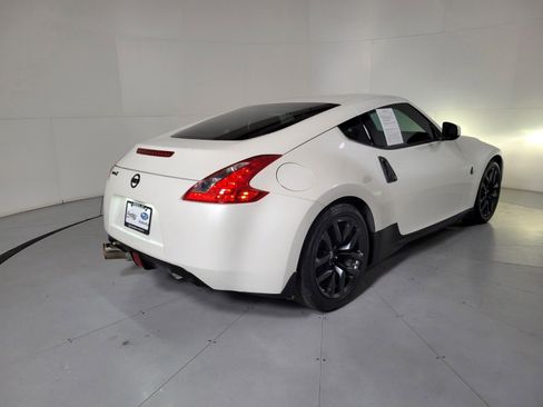 Used 2015 Nissan 370Z Base image 4