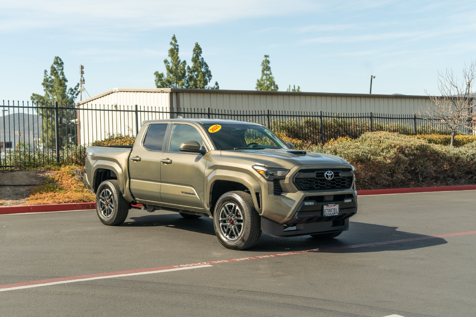 Certified 2025 Toyota Tacoma TRD Sport AWD/4WD image 3