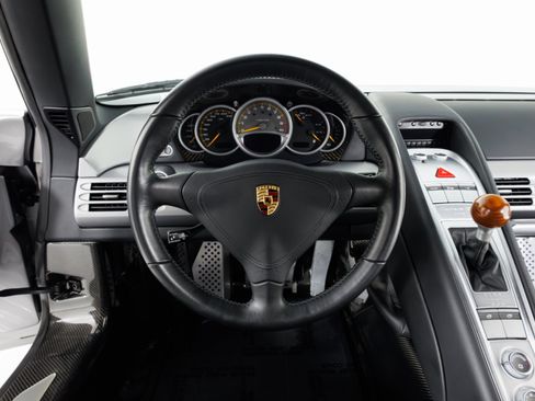 Used 2004 Porsche Carrera GT RWD image 21