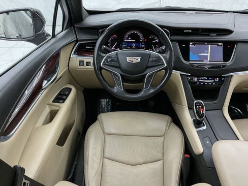 Used 2018 Cadillac XT5 Luxury w/ Driver Awareness Package FWD image 31