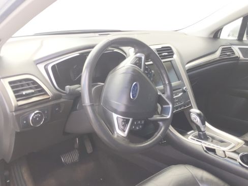Used 2014 Ford Fusion SE w/ Equipment Group 202A FWD image 19