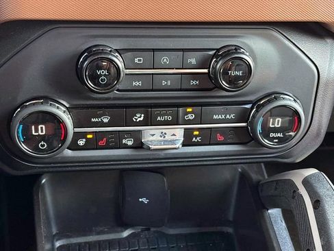 Used 2024 Ford Bronco Outer Banks AWD/4WD image 23