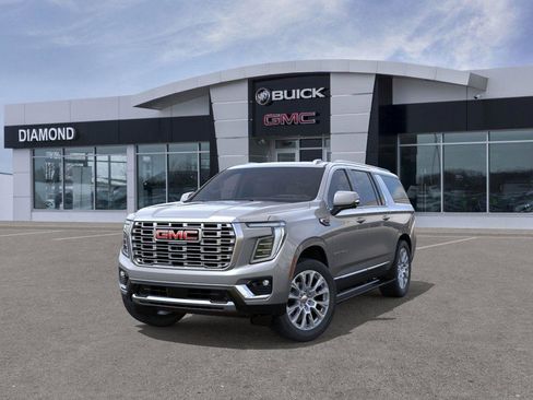 New 2026 GMC Yukon XL Denali w/ Denali Reserve Package image 8