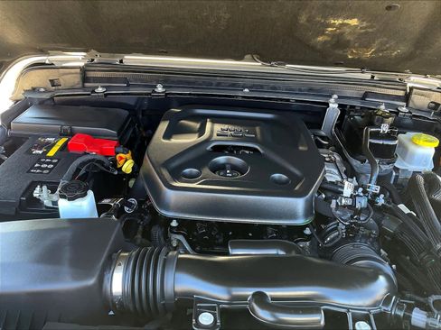 Used 2023 Jeep Wrangler Sahara w/ Cold Weather Group AWD/4WD image 34