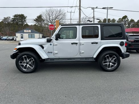 Used 2024 Jeep Wrangler Sport S w/ Convenience Group image 4